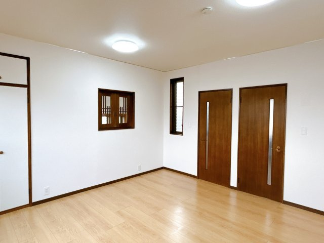 都城市上長飯町の中古一戸建の洋室