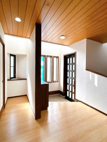 都城市上長飯町の中古一戸建の玄関