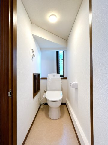 都城市上長飯町の中古一戸建のトイレ