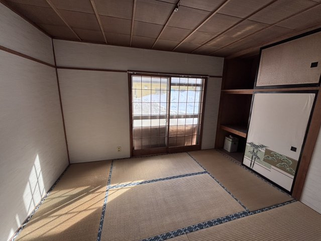 3 houses for sale with alps view 展望良好土地古屋付き（3棟）の和室