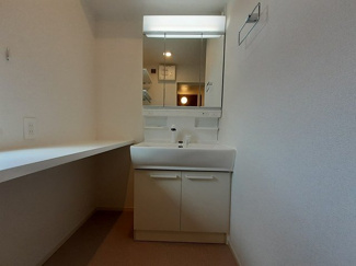 【洗面所】 | レグルス | 忙しい朝には欠かせない洗面所です