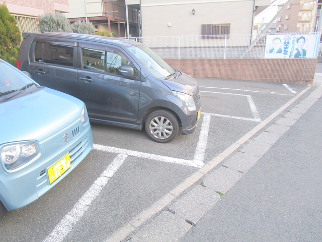 ジュネラス指田の駐車場|★敷地内駐車場★