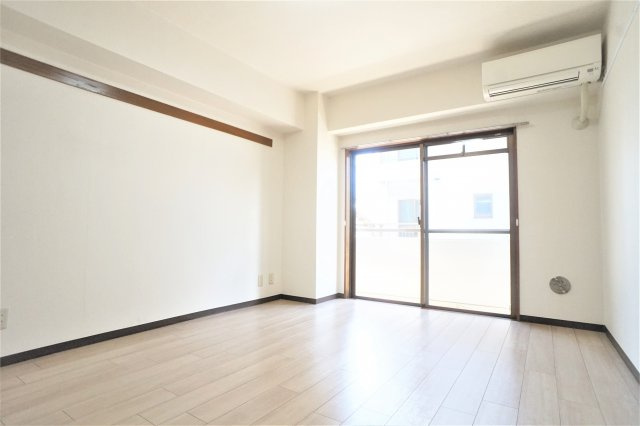 メゾン伊佐司の居間・リビング|おしゃれな居間です