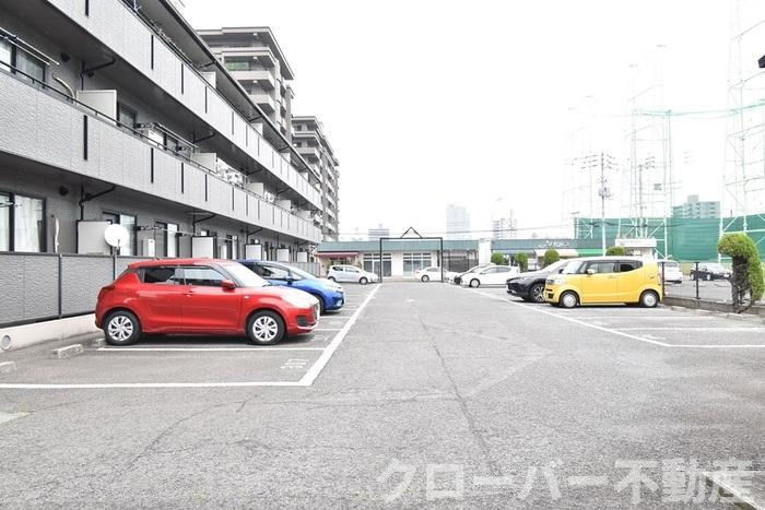 シャトレー西本Ⅱの駐車場|駐車場