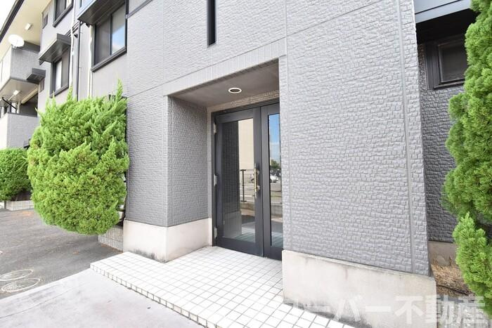 シャトレー西本Ⅱのエントランス|エントランス