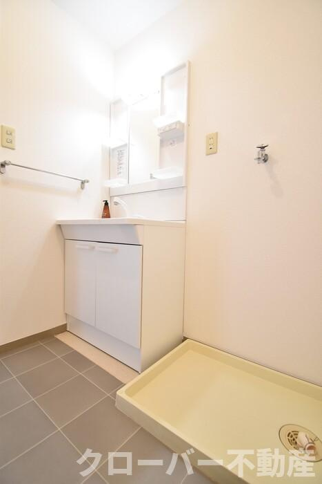 シャトレー西本Ⅱの洗面所|洗髪洗面化粧台・室内洗濯機置場