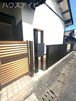 【玄関】 | 大垣市菅野！リフォーム済み中古住宅！お車縦列2台！東赤坂駅徒歩4分！赤坂小学校まで13分！ | 大垣市菅野！リフォーム済み中古住宅！お車縦列2台！東赤坂駅徒歩4分！赤坂小学校まで13分！