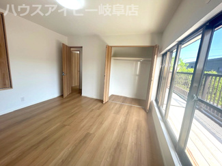 【洋室】 | 大垣市菅野！リフォーム済み中古住宅！お車縦列2台！東赤坂駅徒歩4分！赤坂小学校まで13分！ | 大垣市菅野！リフォーム済み中古住宅！お車縦列2台！東赤坂駅徒歩4分！赤坂小学校まで13分！