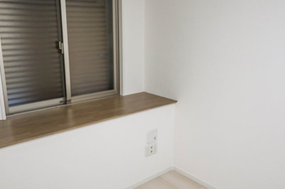 【寝室】 | グランドメゾン住吉本町ネクス | 洋室　約７.０帖
出窓カウンターがあります♪