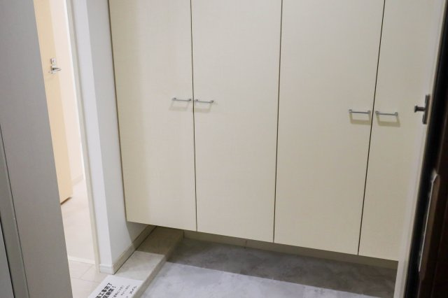 【玄関】 | グランドメゾン住吉本町ネクス | たっぷり収納できる天井高のシューズボックスが有ります♪