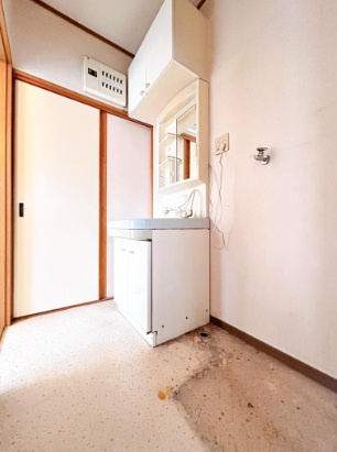 加古川市西神吉町岸の洗面所