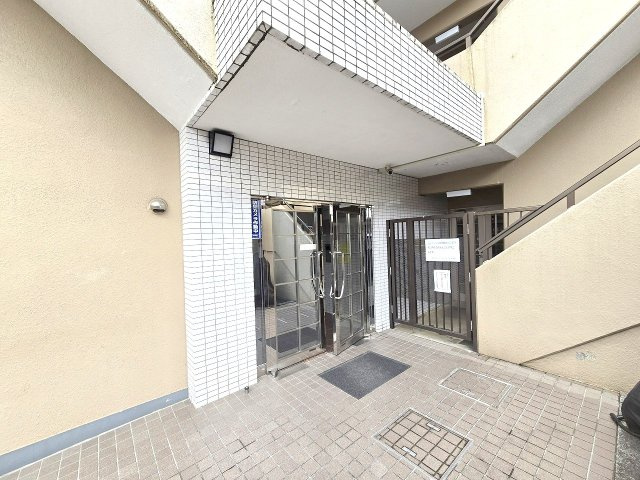 青梅東ガーデンわかぐさ公園のエントランス
