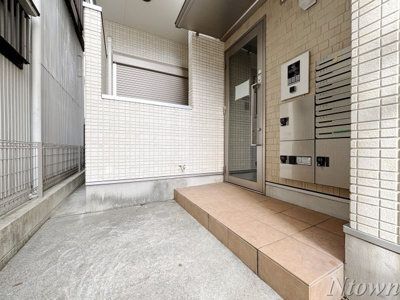 【エントランス】 | フォーラムエス | 建物の内部です