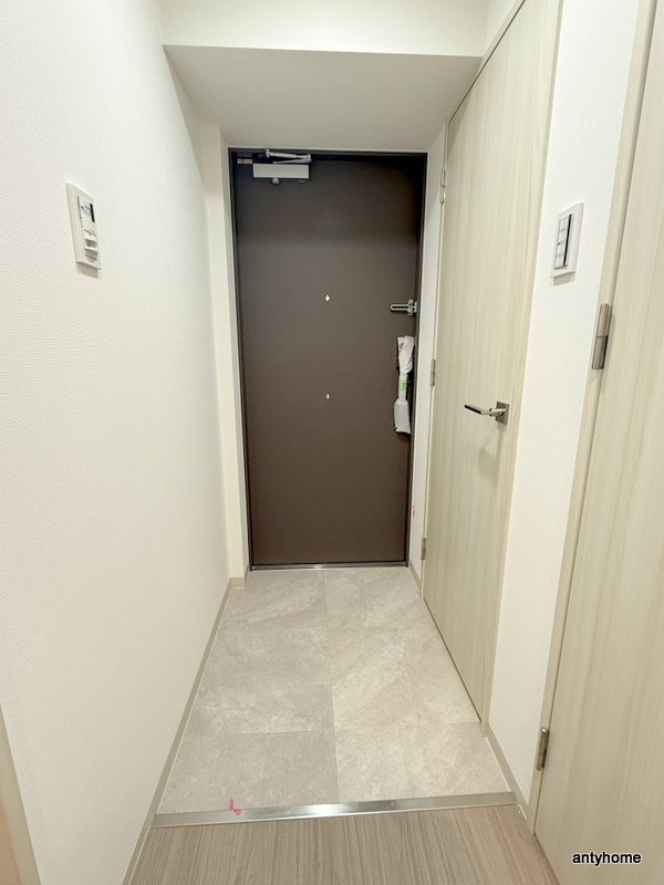STANDZ新大阪　仲介手数料無料の玄関