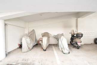 【駐車場】 | バイク置き場。空き区画の有無や駐輪料金、サイズおよび排気量規定などについては、改めてお問い合わせください。～即日のご見学可能～　お問合せはお気軽にどうぞ。