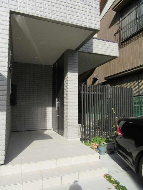 Ｇｒａｎｄ　Ｃｈａｒｉｏｔのエントランス|★オートロック付きのエントランス★