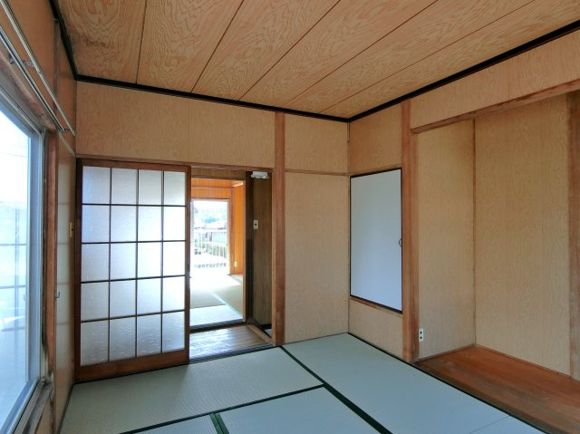 一宮町新地貸家の和室