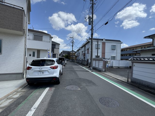 葛飾区西水元３丁目新築戸建【幸田小学校：5分】の前面道路含む現地写真|東側前面道路・幅員約7ｍ