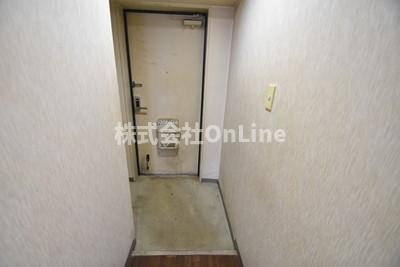 友田コーポラスの玄関