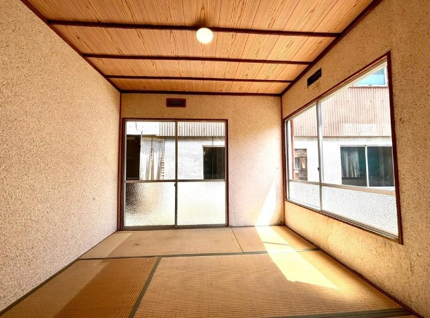 加古川市上荘町都台1丁目の和室|居間にも寝室にもなる和室は汎用性がとても高いです♪