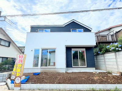 【外観】 | ◇◆瀬谷区阿久和東　新築戸建て◆◇ | ◆陽あたりの取れた大きなお庭が本物件の特徴です。ウッドデッキやタイルテラス等、ライフスタイルに合わせて可変可能なため、夢が膨らみますね。