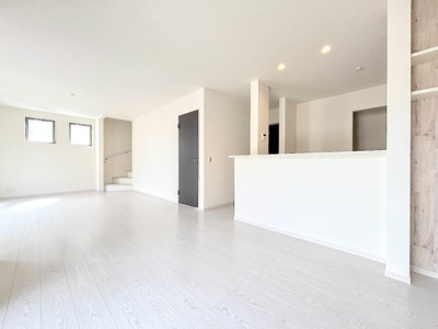 【居間・リビング】 | ◇◆瀬谷区阿久和東　新築戸建て◆◇ | ◆一家だんらんのスペースとなるＬＤＫ。窓から明るい光が差し込み、思わず家族の会話も弾む快適な空間。