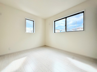 【洋室】 | ◇◆瀬谷区阿久和東　新築戸建て◆◇ | ◆気持ちの良い風が室内へ入り込む居室。家具を配置しても広々ご利用いただけます！！