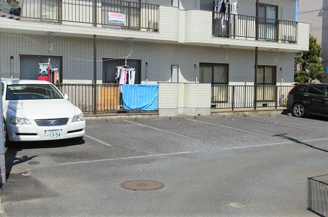 コーポ玉川の駐車場