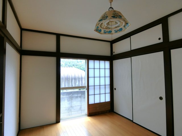 高師ハイツの洋室