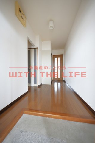 サンロードスI【キャッシュバック対象物件】の玄関|明るい玄関です