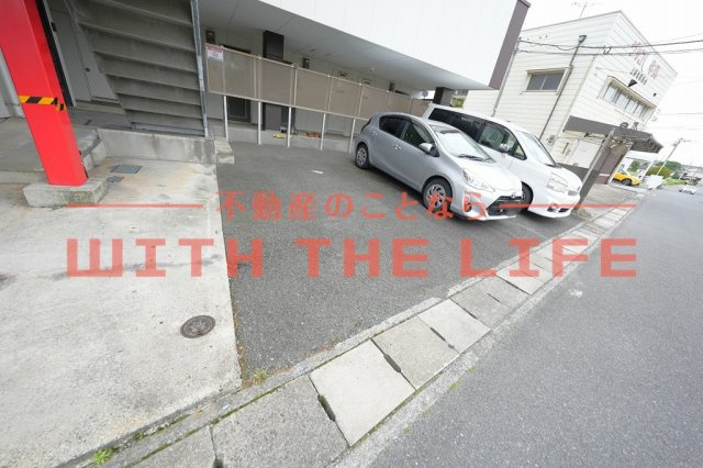 サンロードスI【キャッシュバック対象物件】の駐車場|駐車場があります