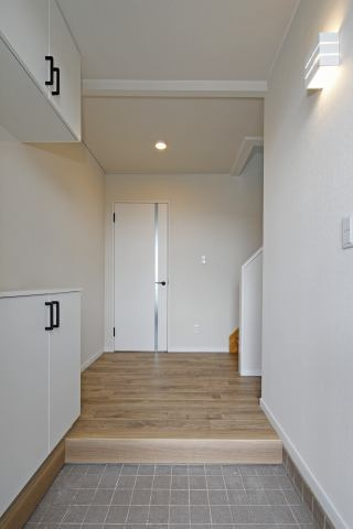 【玄関】 | 北見市川東２２番地１３　中古売家 | 玄関