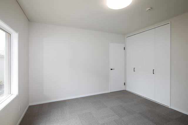 【洋室】 | 北見市川東２２番地１３　中古売家 | １階８帖洋室