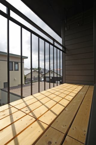 【バルコニー】 | 北見市川東２２番地１３　中古売家