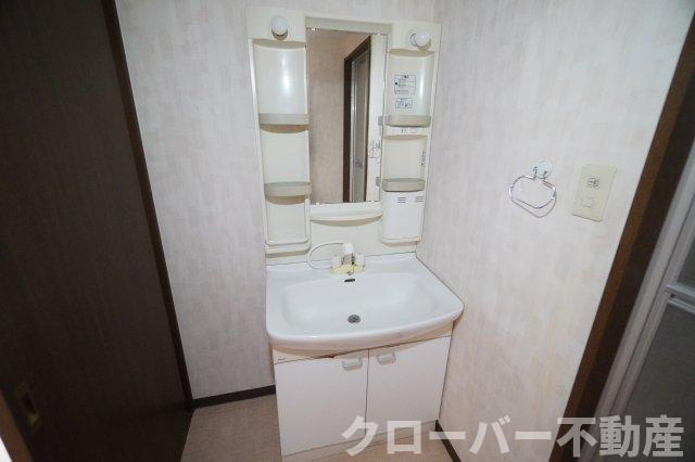 第3五福マンションの独立洗面台