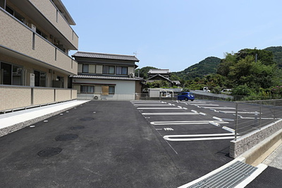 【駐車場】 | パディーフラッツ | 車をお持ちの方に嬉しい駐車場付きの物件です