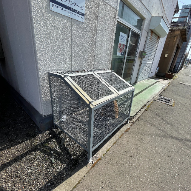 仙石マンションのエントランス