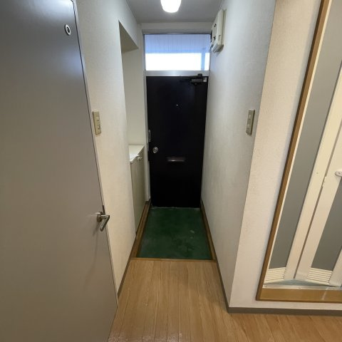 仙石マンションの玄関