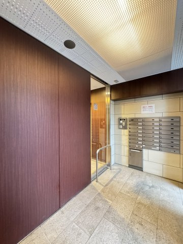 ライオンズマンション三軒茶屋のエントランス