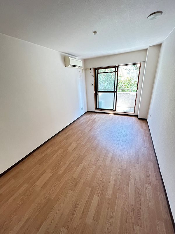 ロイヤルコート山本通