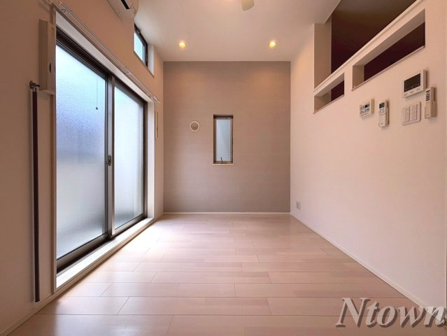 【居間・リビング】 | ハーモニーテラス鈍池町 | ゆったりとした居間です