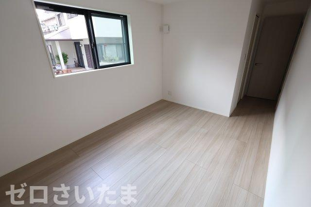 《仲介手数料無料》浦和区大東１丁目39-5新築一戸建てジオヴィスタの洋室|撮影日 2025年9月8日 16:00 晴れ