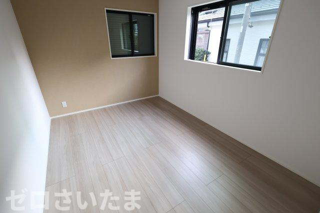 《仲介手数料無料》浦和区大東１丁目39-5新築一戸建てジオヴィスタの洋室|撮影日 2025年9月8日 16:00 晴れ