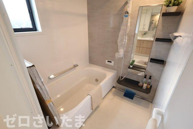 《仲介手数料無料》浦和区大東１丁目39-5新築一戸建てジオヴィスタの浴室|撮影日 2025年9月8日 16:00 晴れ
