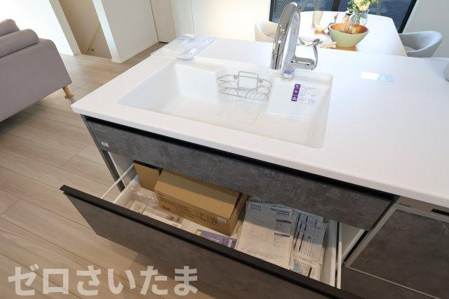 《仲介手数料無料》浦和区大東１丁目39-5新築一戸建てジオヴィスタのキッチン|撮影日 2025年9月8日 16:00 晴れ