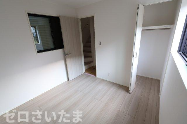 《仲介手数料無料》浦和区大東１丁目39-5新築一戸建てジオヴィスタの洋室|撮影日 2025年9月8日 16:00 晴れ