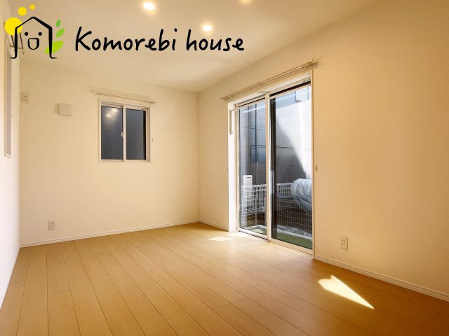 さいたま市見沼区東大宮1丁目　中古一戸建て 02の寝室|落ち着いて過ごせるお部屋なので、寝室にいかがでしょうか