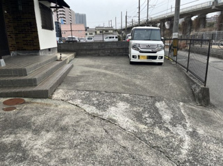 【駐車場】