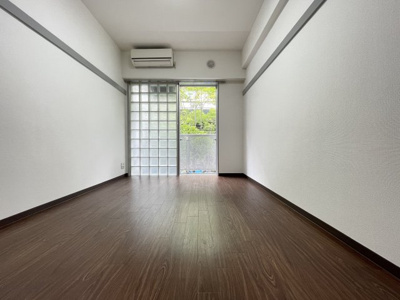 【居間・リビング】 | ベイシス浜町 | 同一仕様写真