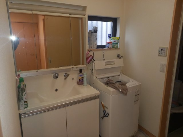一宮市三条字田畑の独立洗面台